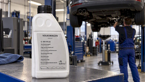 Genuine VW Haldex coupling oil at service bay
